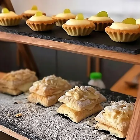 Eleals Boutique 4* Perama