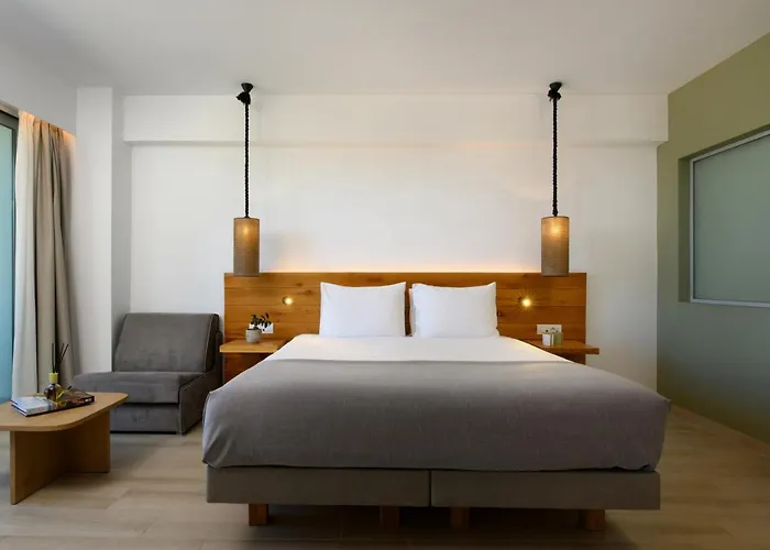 Eleals Boutique 4* Perama