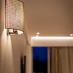 Eleals Boutique 4* Πέραμα